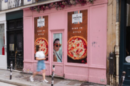 Affichage pub vitrine Paris Premium wallscapes Crosta Mollica campaign